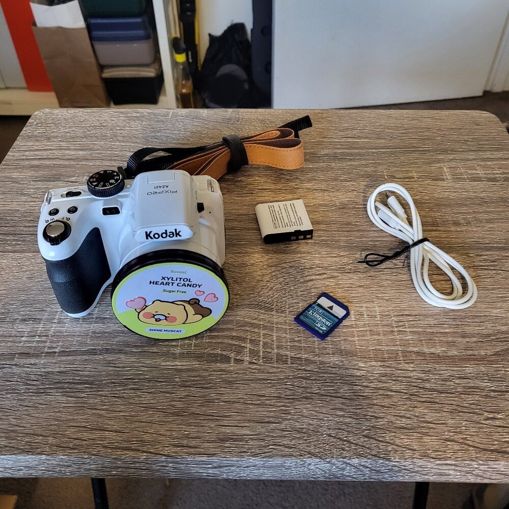Kodak PIXPRO Astro Zoom AZ421 16MP Digital Camera - White